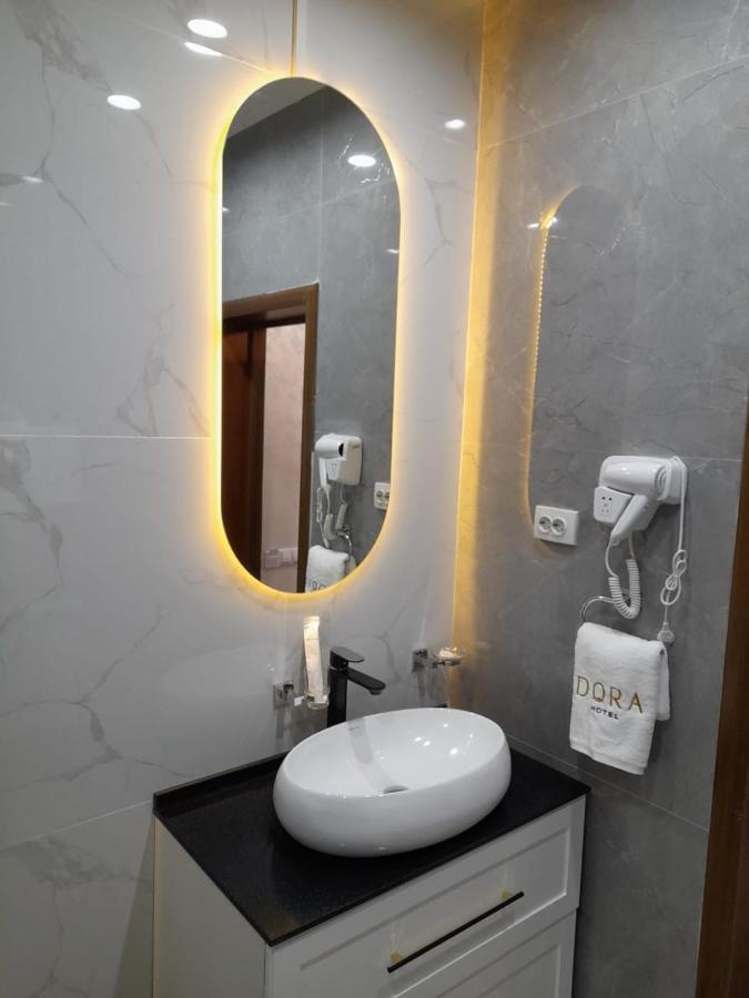 Dora Hotel Shymkent Exterior foto